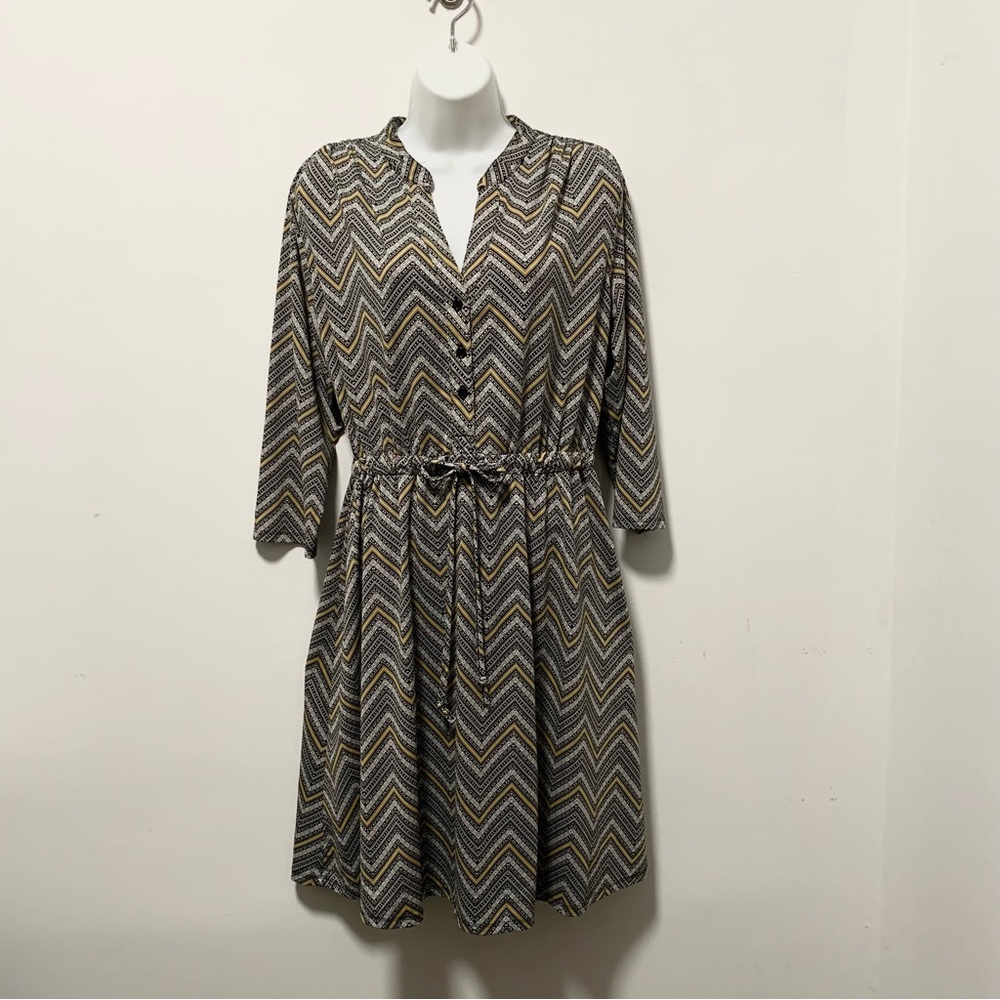 Robert Louis Chevron Patterned 3/4 Sleeve Dress - Multicolor Size L.